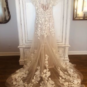 Brand new never worn groom canceled vintage style Melissa Sweet wedding dress